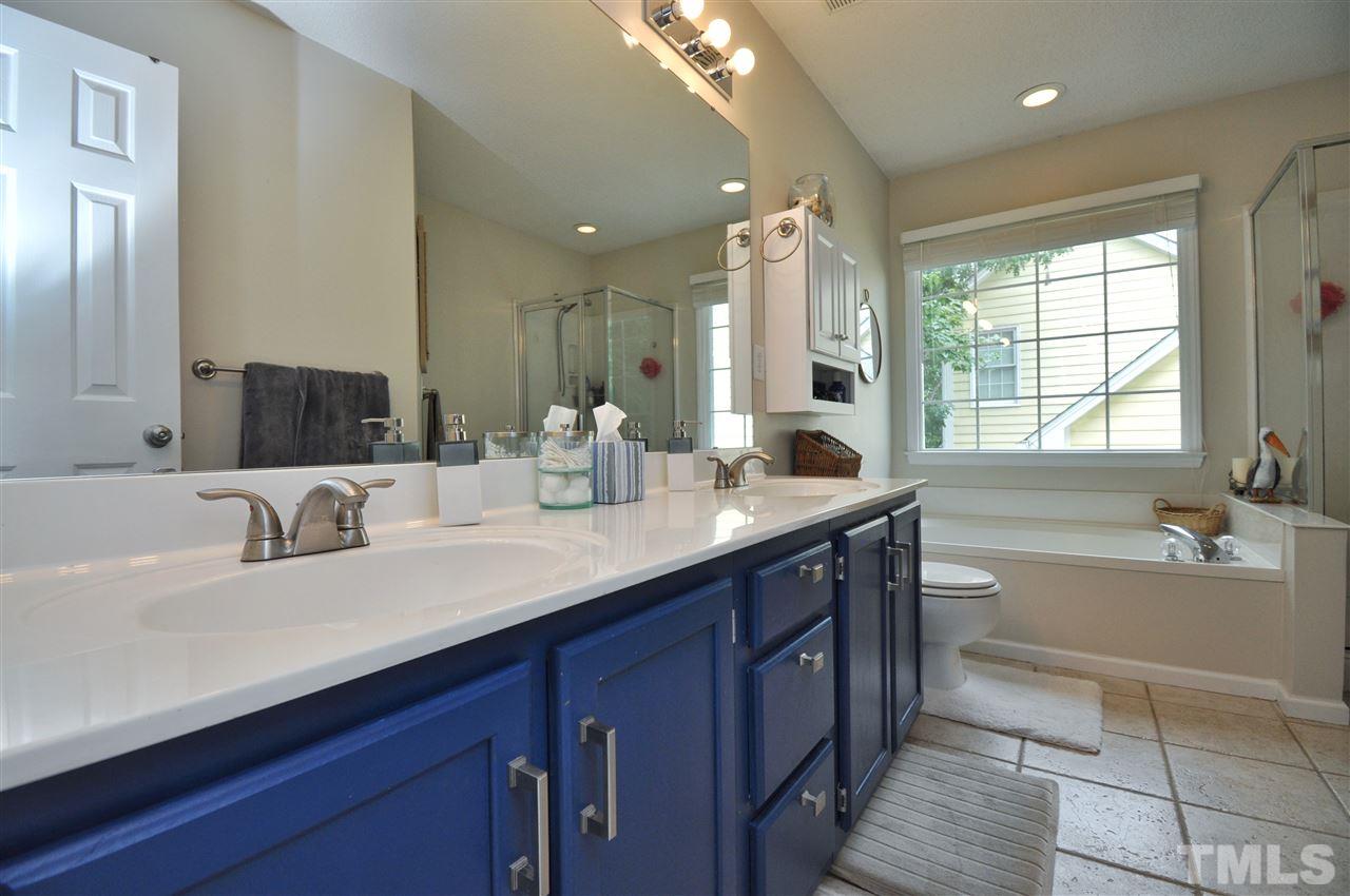 5301 Blakeley Lane Raleigh, NC 27613 - Photo 14 of 22
