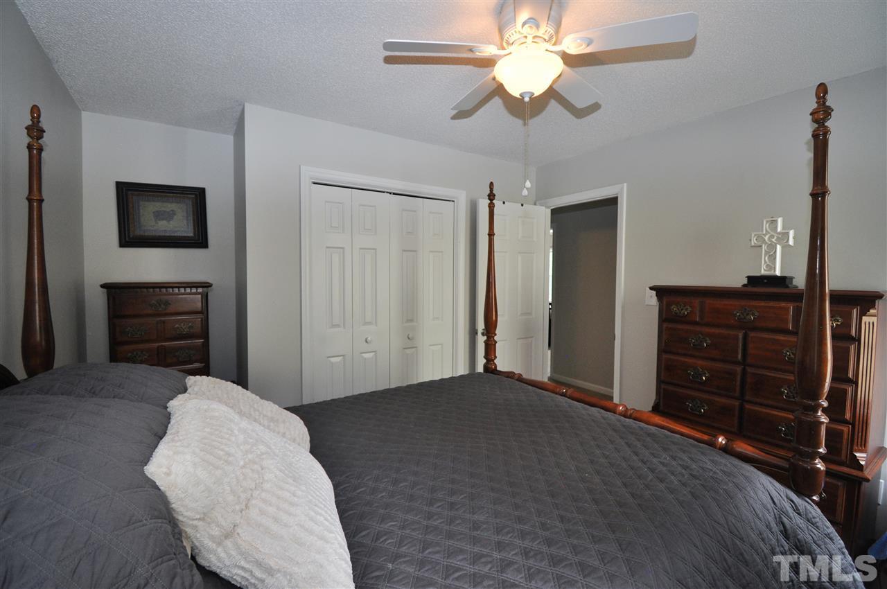 5301 Blakeley Lane Raleigh, NC 27613 - Photo 20 of 22