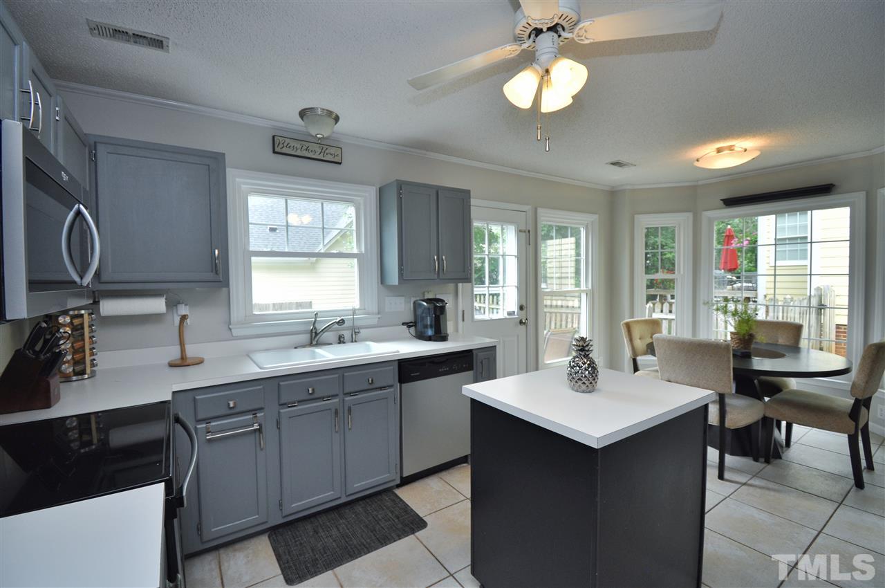 5301 Blakeley Lane Raleigh, NC 27613 - Photo 3 of 22