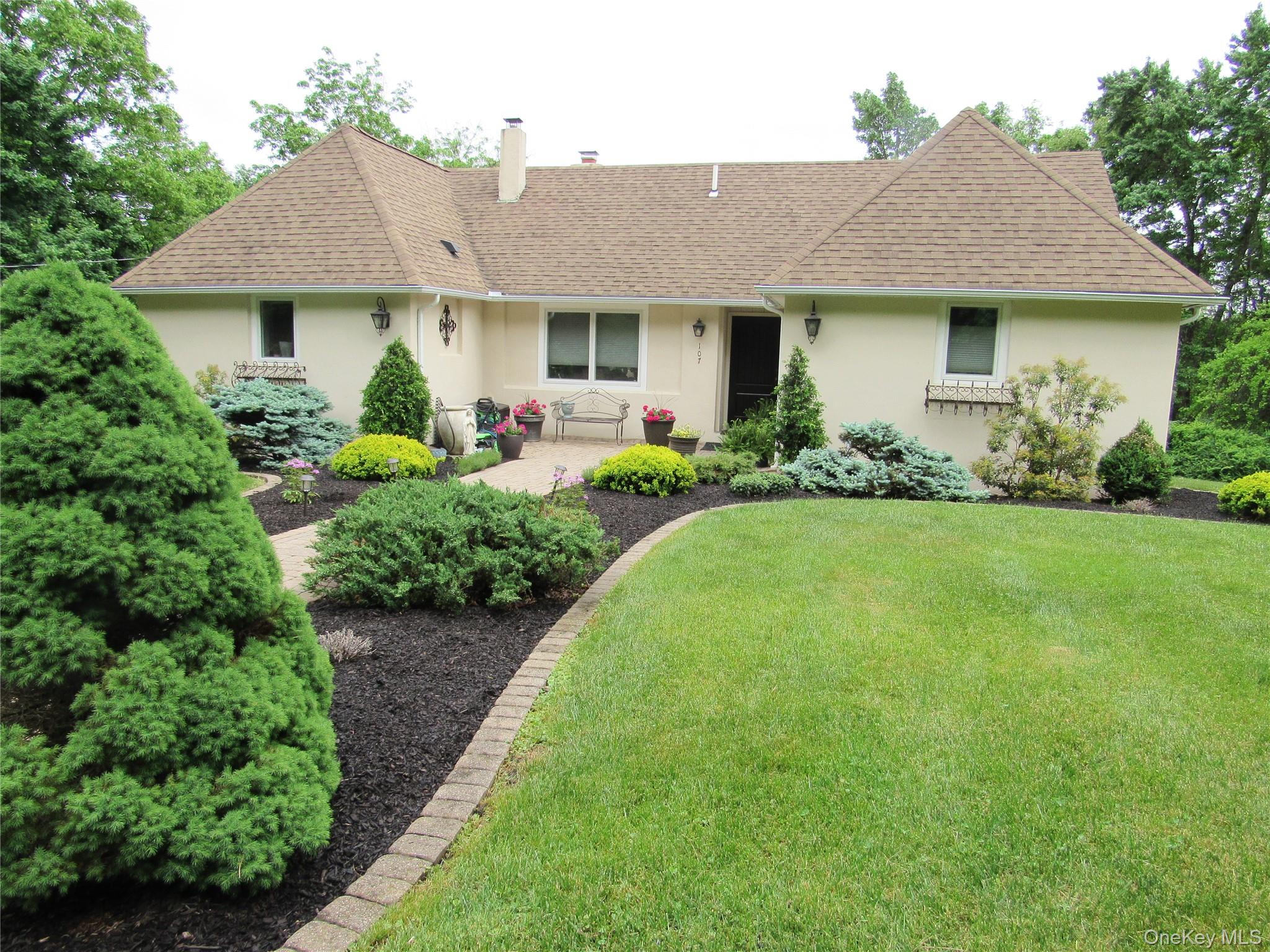 107 Pine Hill Road Chester, NY 10918 - Photo 2 of 33