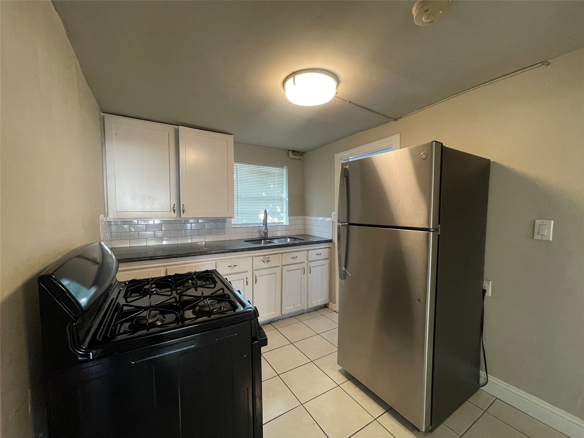 311 Randall Street, Unit 1 Pasadena, TX 77506 - Photo 9 of 11 Kitchen - 2nd Angle