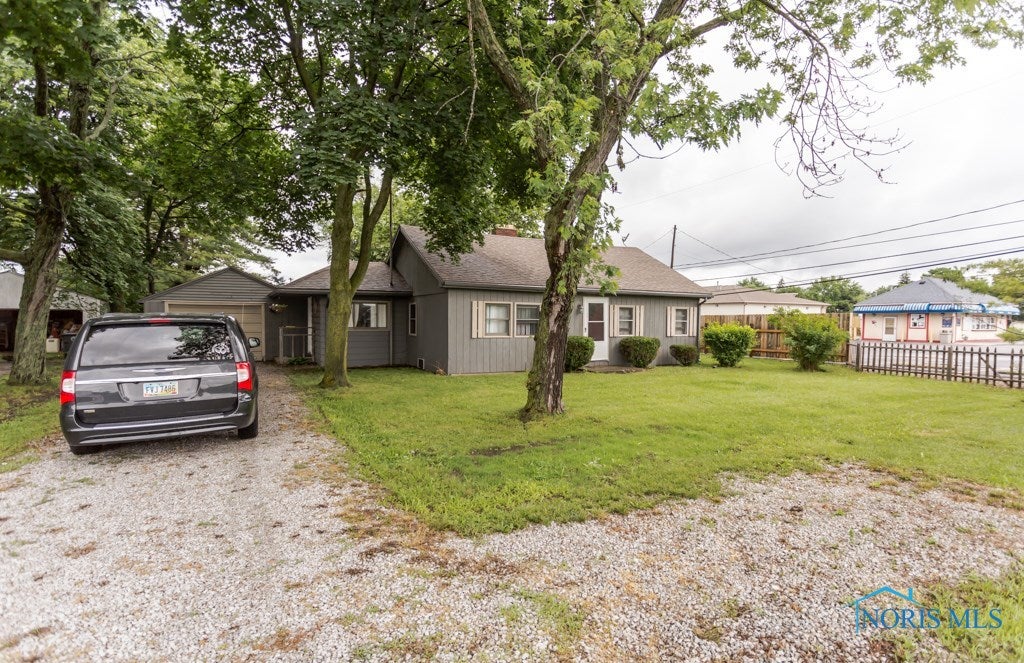 607 Eckel Road Perrysburg, OH 43551 - Photo 3 of 22 Gallery Image 3