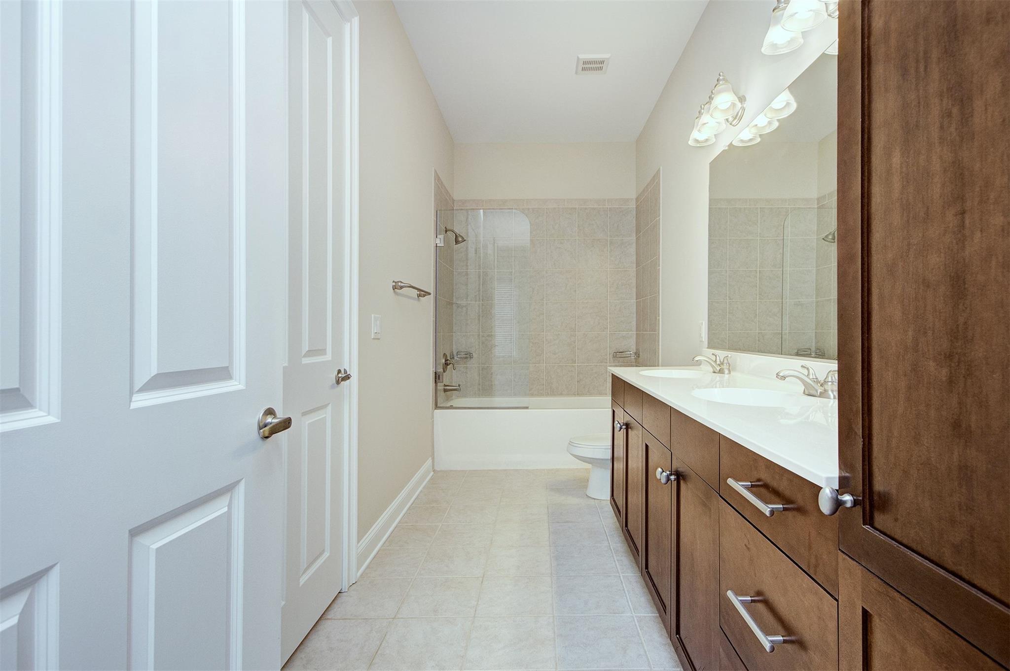 5425 Closeburn Road, Unit 308 Charlotte, NC 28210 - Photo 16 of 35 Gallery Image 16