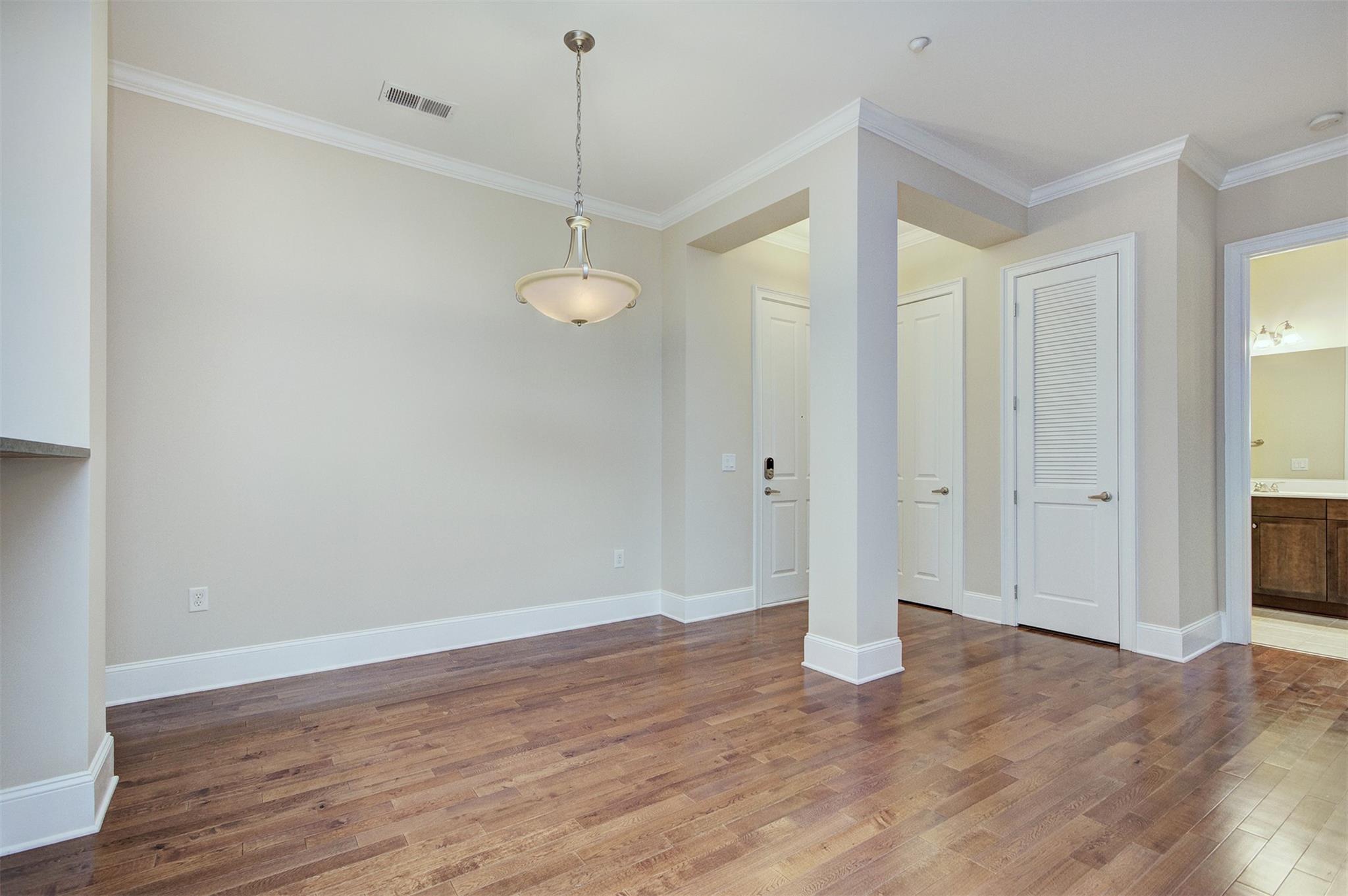 5425 Closeburn Road, Unit 308 Charlotte, NC 28210 - Photo 4 of 35 Gallery Image 4