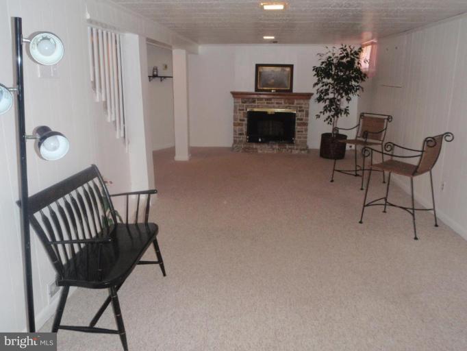 406 Neepier Road Catonsville, MD 21228 - Photo 22 of 25 Family Room