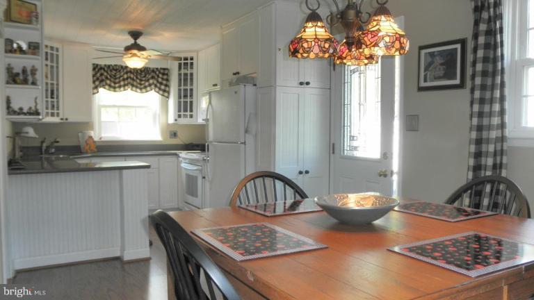 406 Neepier Road Catonsville, MD 21228 - Photo 8 of 25 Kitchen