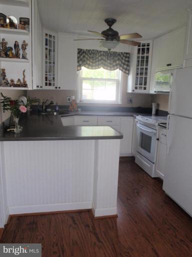 406 Neepier Road Catonsville, MD 21228 - Photo 9 of 25 Kitchen #2