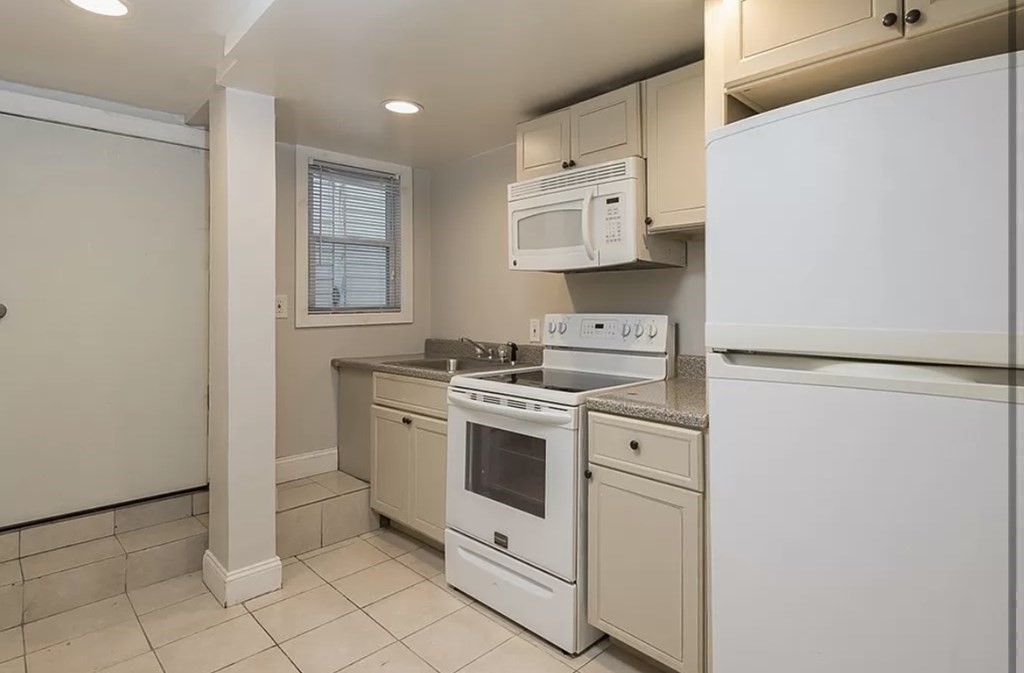 292 Eustis Street Boston, MA 02119 - Photo 12 of 15