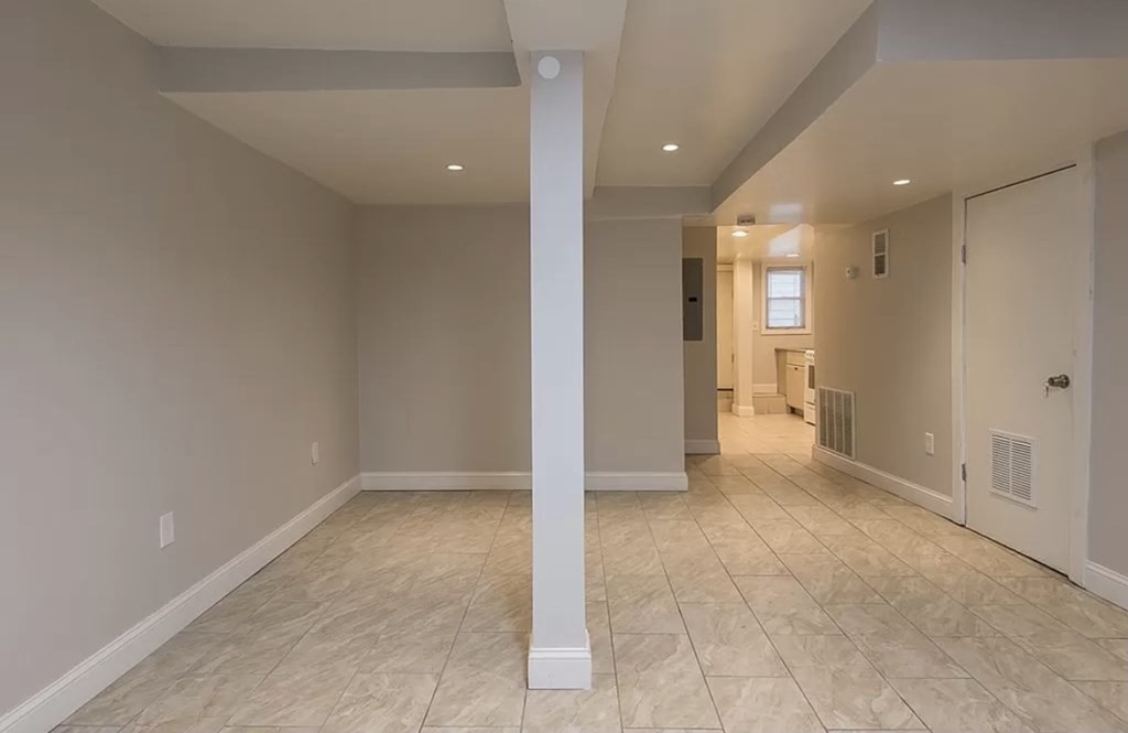 292 Eustis Street Boston, MA 02119 - Photo 13 of 15