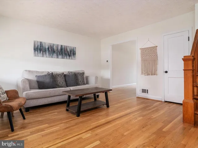 $1,850 | 756 Old Riverside Road, Brooklyn Park, MD 21225