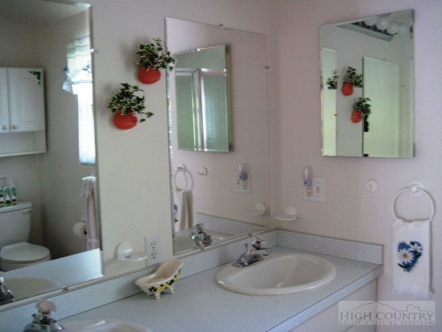 46 Tamarack Road Newland, NC 28657 - Photo 9 of 31 Gallery Image 9