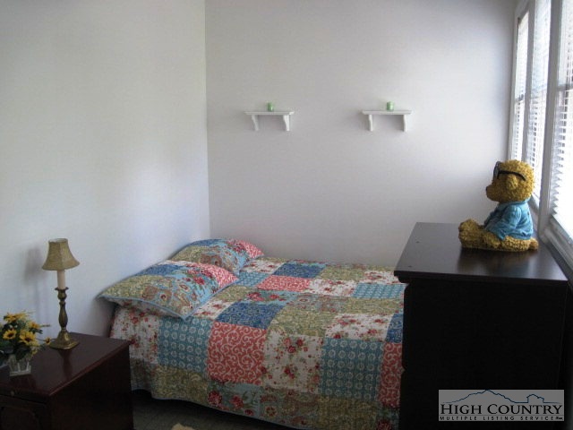 46 Tamarack Road Newland, NC 28657 - Photo 10 of 31 Gallery Image 10