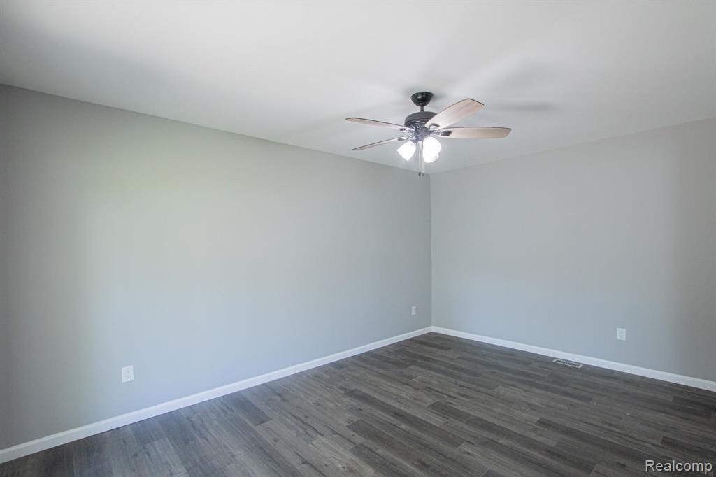 25256 Rubin Road Warren, MI 48089 - Photo 12 of 28