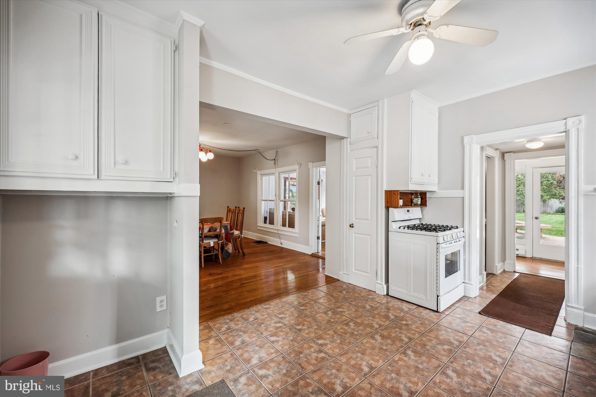 637 Ritchie Avenue Silver Spring, MD 20910 - Photo 15 of 38 Table Space In Kitchen