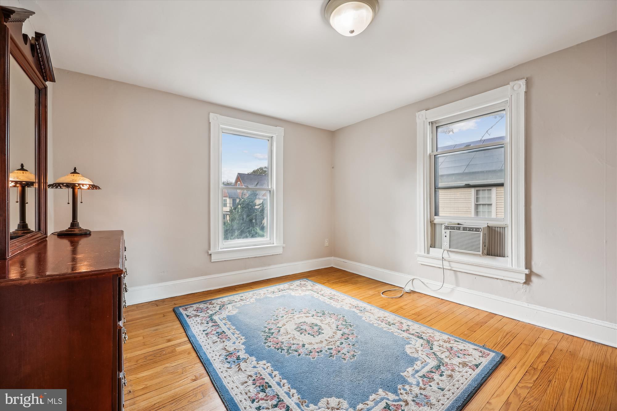 637 Ritchie Avenue Silver Spring, MD 20910 - Photo 28 of 38 Bedroom $4 Has Corner Windows