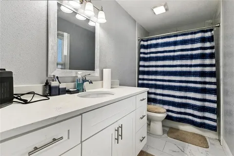 $275,000 | 3844 Red Bud Lane, Harvey, LA 70058