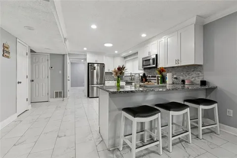 $275,000 | 3844 Red Bud Lane, Harvey, LA 70058