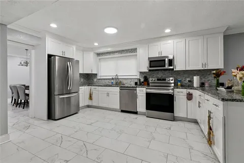 $275,000 | 3844 Red Bud Lane, Harvey, LA 70058