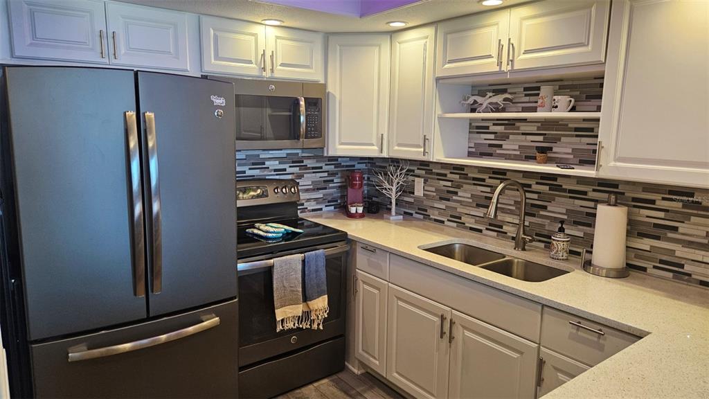 4575 Cove Circle, Unit 1105 St. Petersburg, FL 33708 - Photo 27 of 40