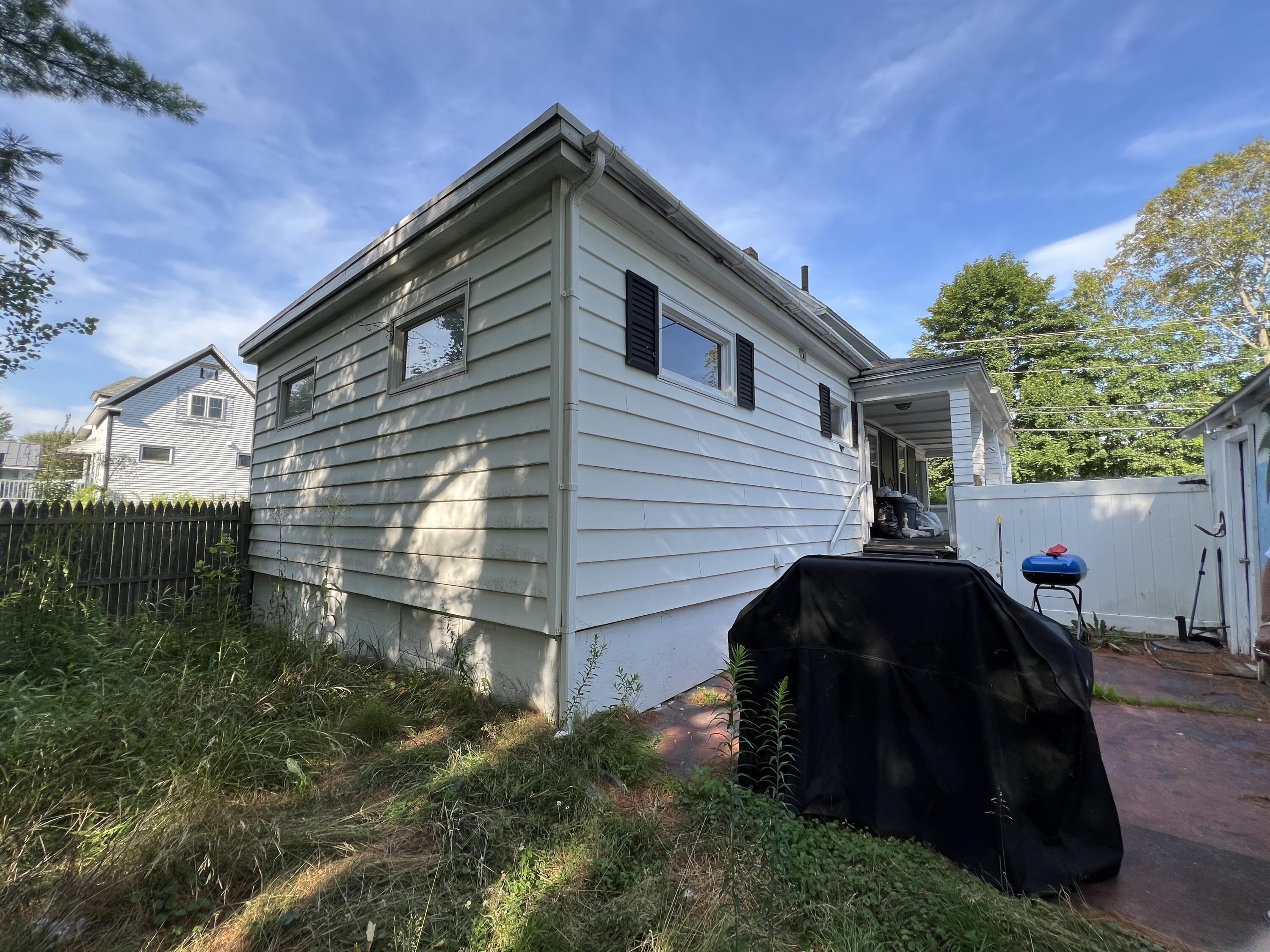 63 Rideout Avenue Lewiston, ME 04240 - Photo 12 of 16 IMG_6501
