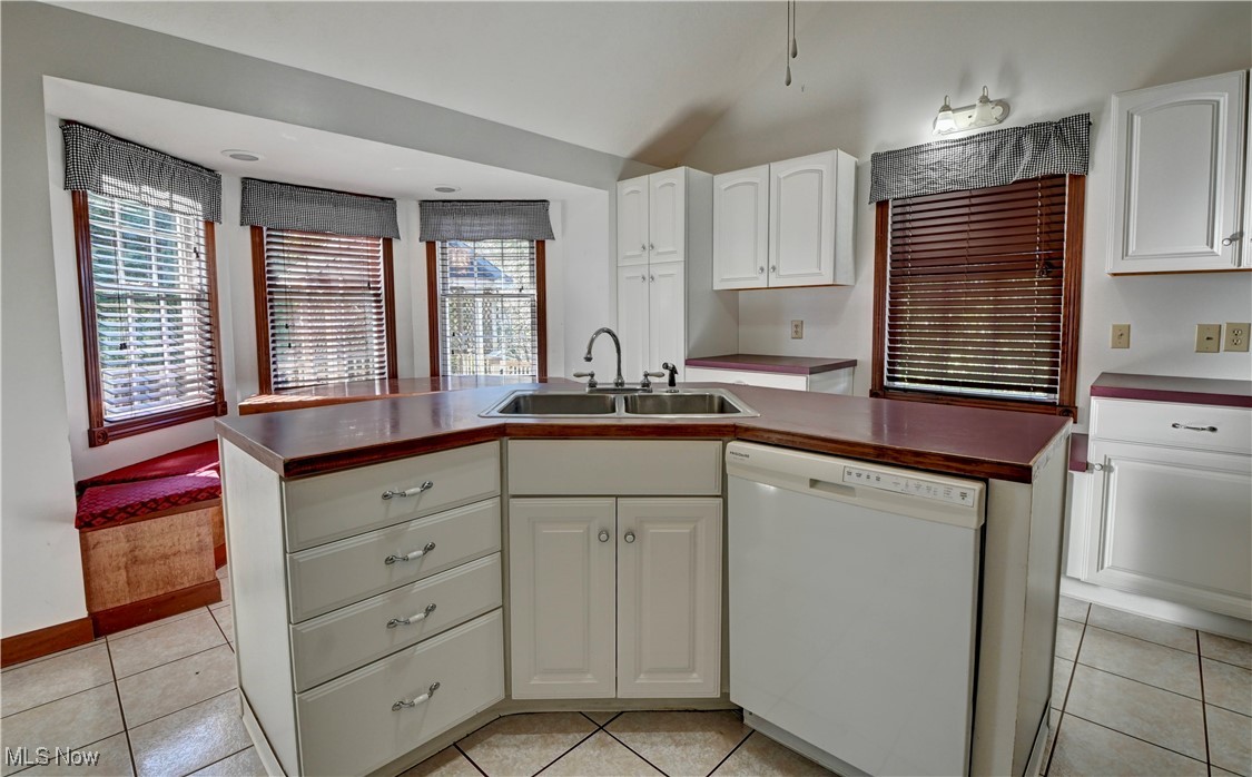 577 May Valley Road Southwest New Philadelphia, OH 44663 - Photo 10 of 40 Gallery Image 10