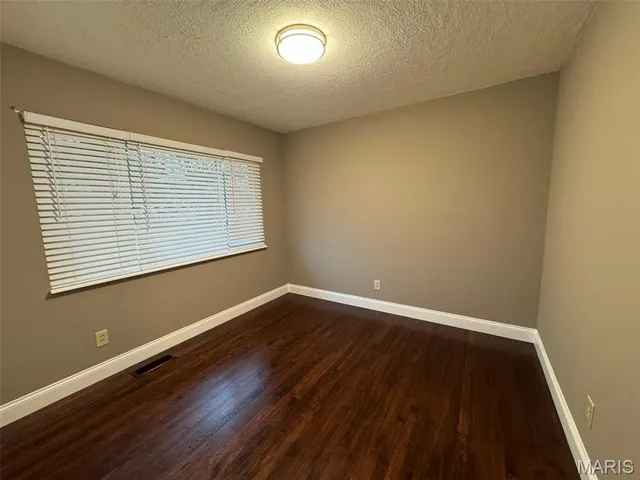 $499,900 | 701 Fernview Drive, Creve Coeur, MO 63141