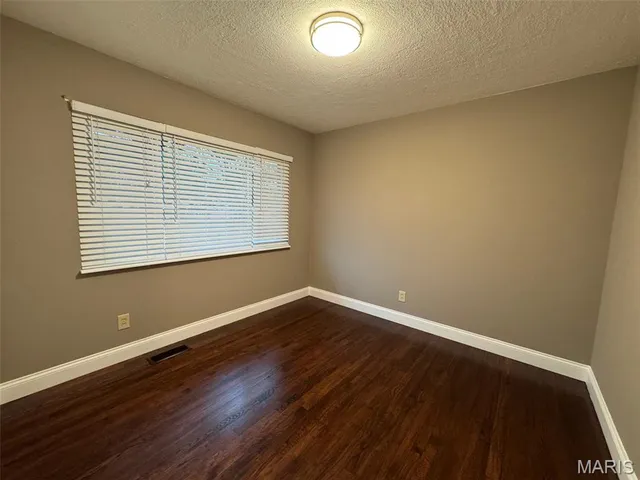 $499,900 | 701 Fernview Drive, Creve Coeur, MO 63141