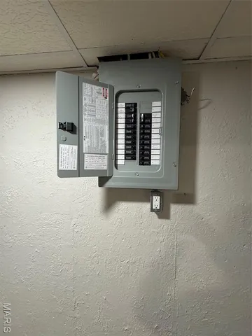 $499,900 | 701 Fernview Drive, Creve Coeur, MO 63141