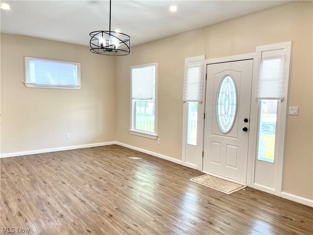2402 Noble Road Cleveland, OH 44121 - Photo 4 of 29