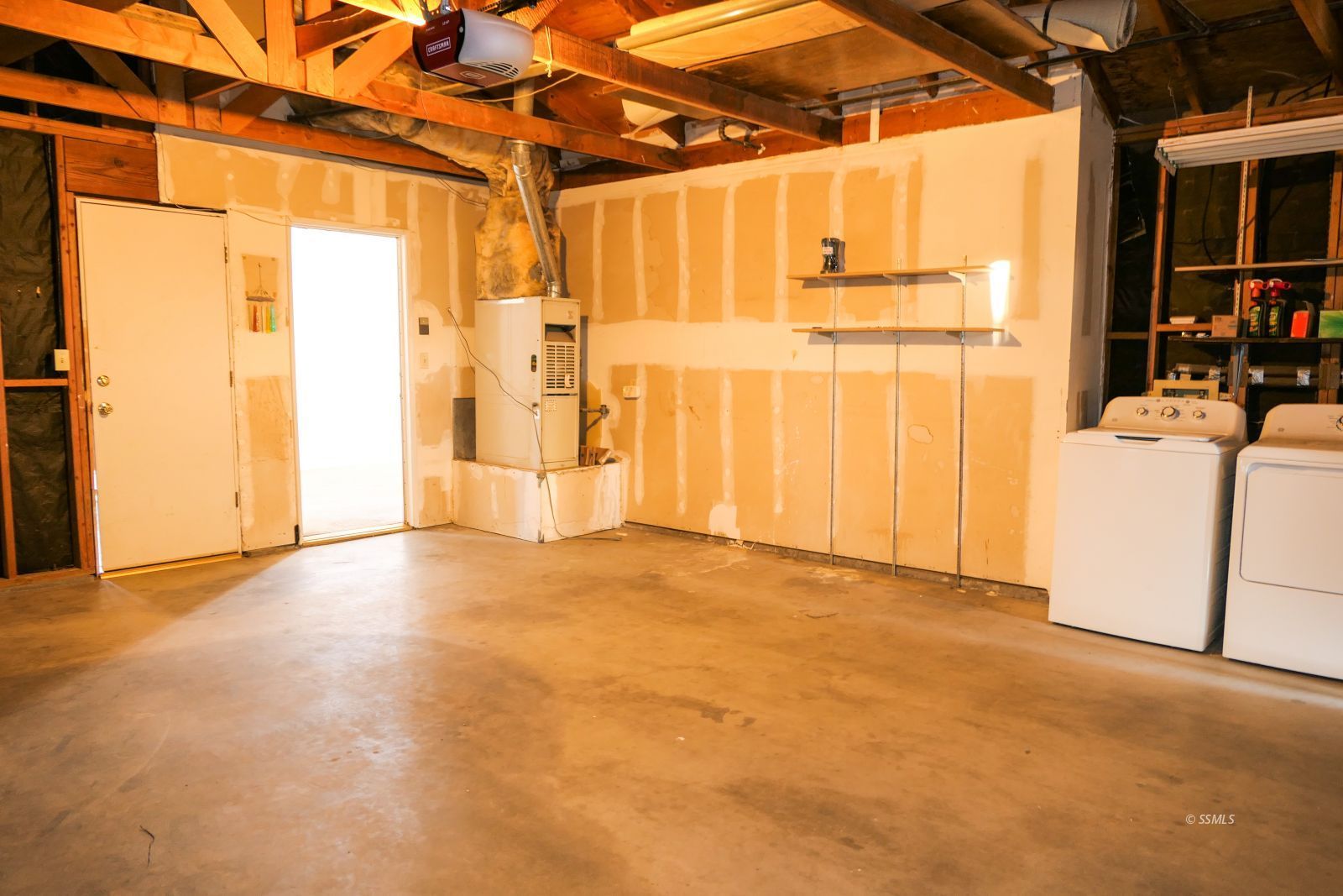 322 Reese Street Ridgecrest, CA 93555 - Photo 29 of 35 a view of a room with a patio