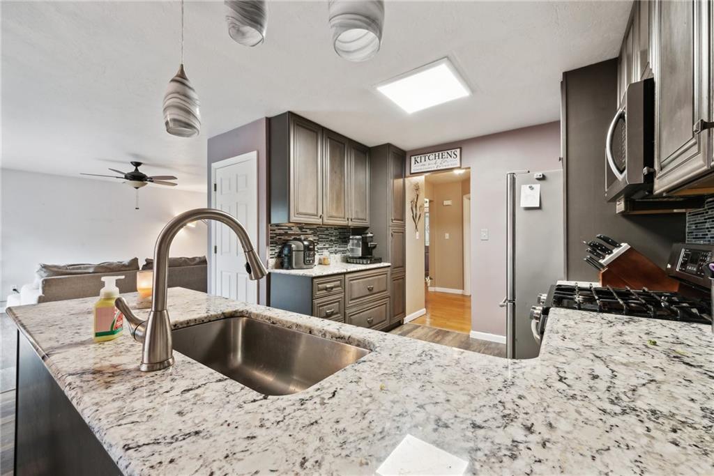 560 Adele Drive Irwin, PA 15642 - Photo 14 of 43