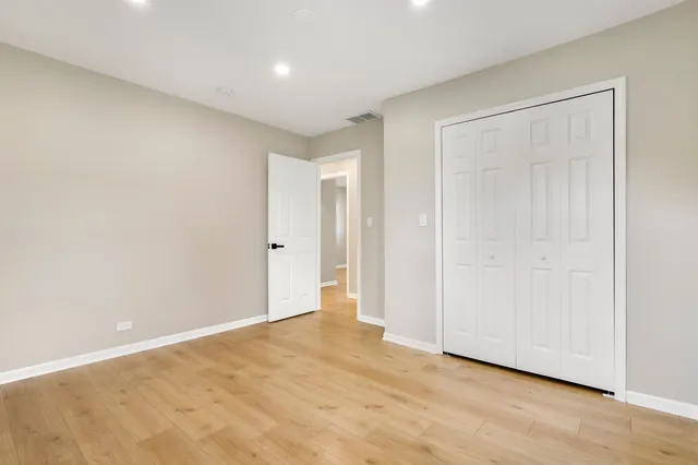 $3,200 | 19W719 West Holtz Avenue, Addison, IL 60101