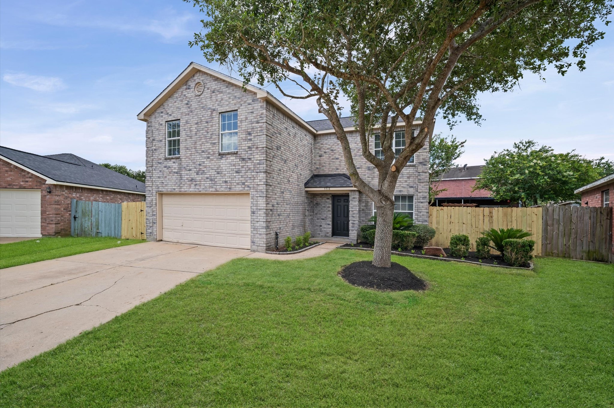 5518 Rio Alamo Street Rosharon, TX 77583 - Photo 2 of 25