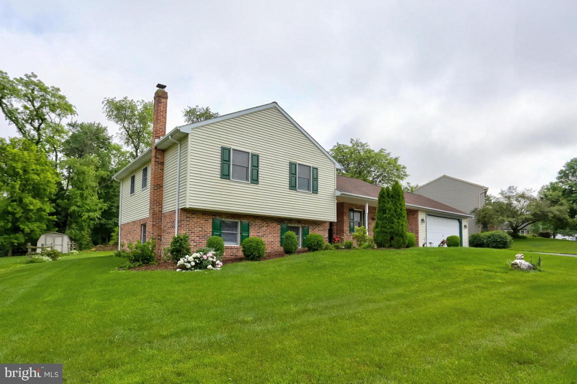 6 Paddock Drive Lititz, PA 17543 - Photo 2 of 32