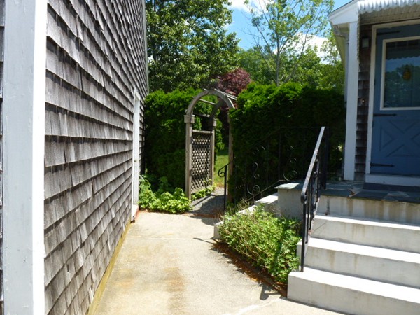 26 Old County Road Westport, MA 02790 - Photo 3 of 20 Gallery Image 3