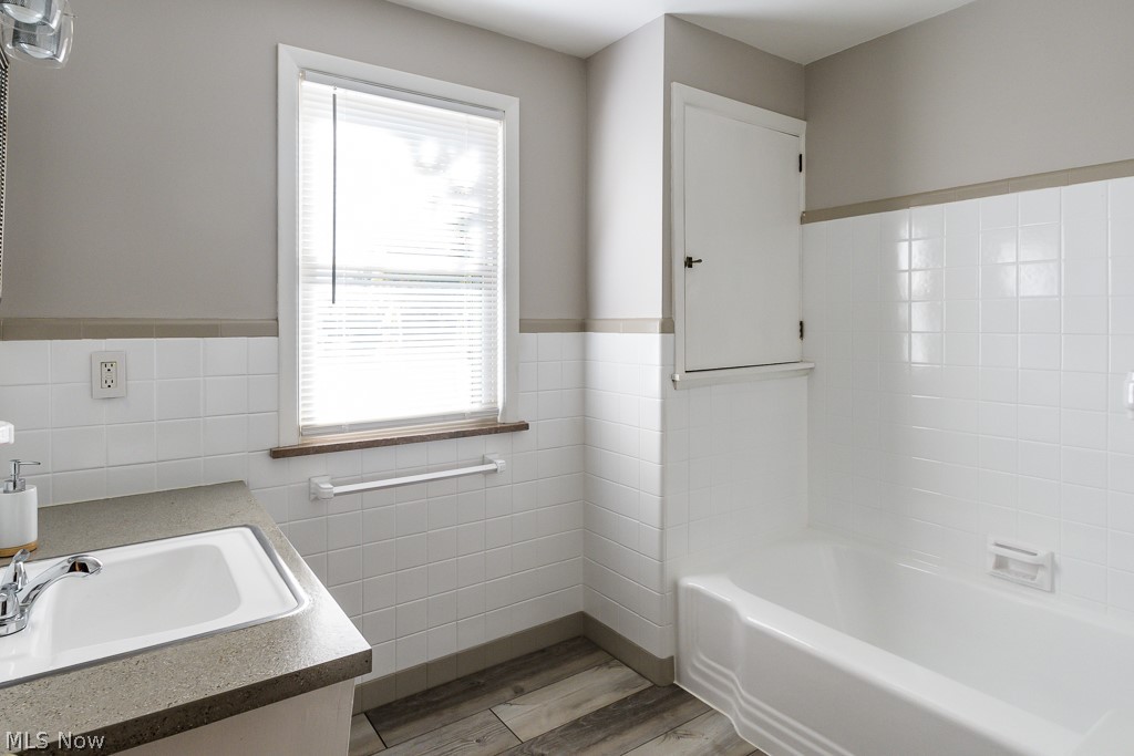 3862 Faversham Road Cleveland, OH 44118 - Photo 22 of 29 Gallery Image 22