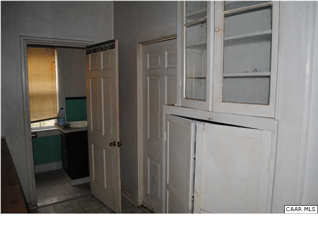 870 Black Cat Road Keswick, VA 22947 - Photo 4 of 18 a bathroom with a sink and mirror
