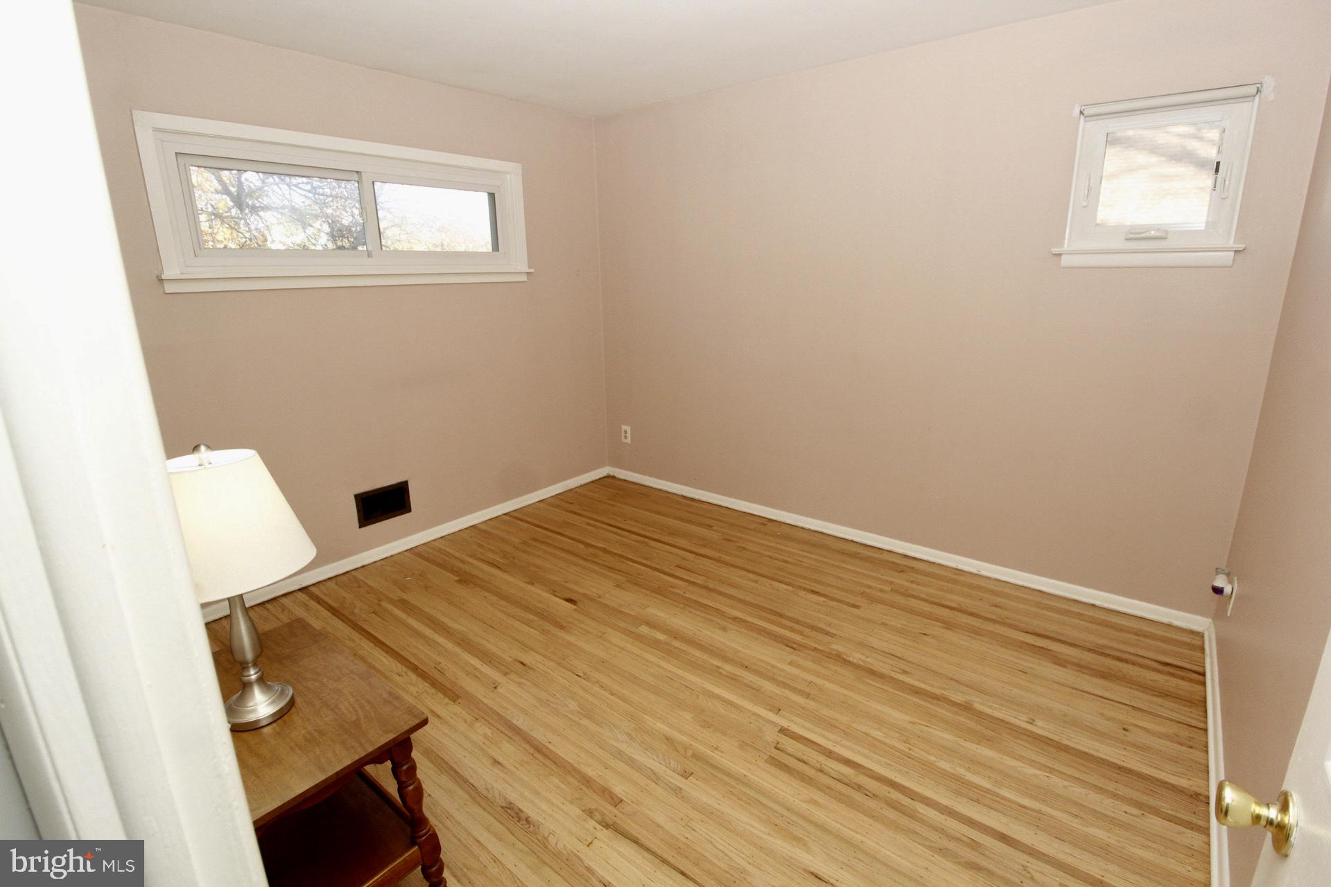 16 Amsterdam Road Hamilton, NJ 08620 - Photo 12 of 29