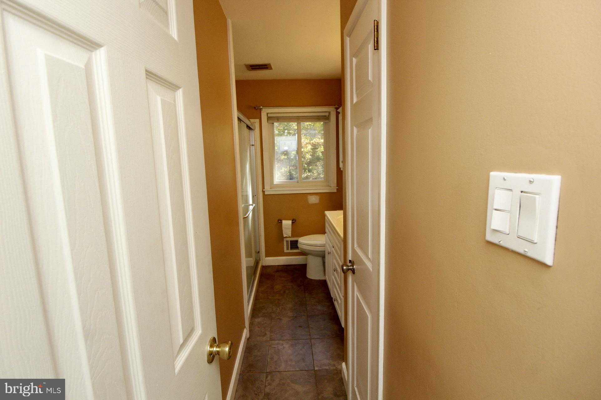 16 Amsterdam Road Hamilton, NJ 08620 - Photo 15 of 29