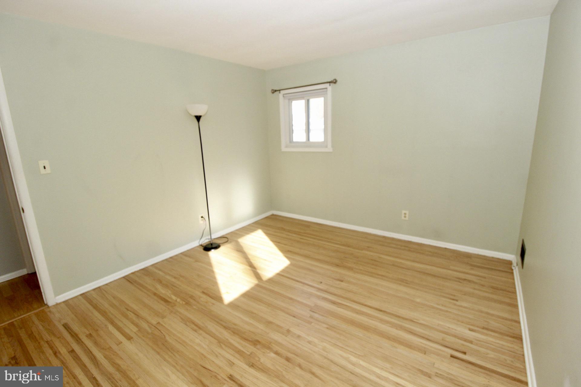 16 Amsterdam Road Hamilton, NJ 08620 - Photo 18 of 29