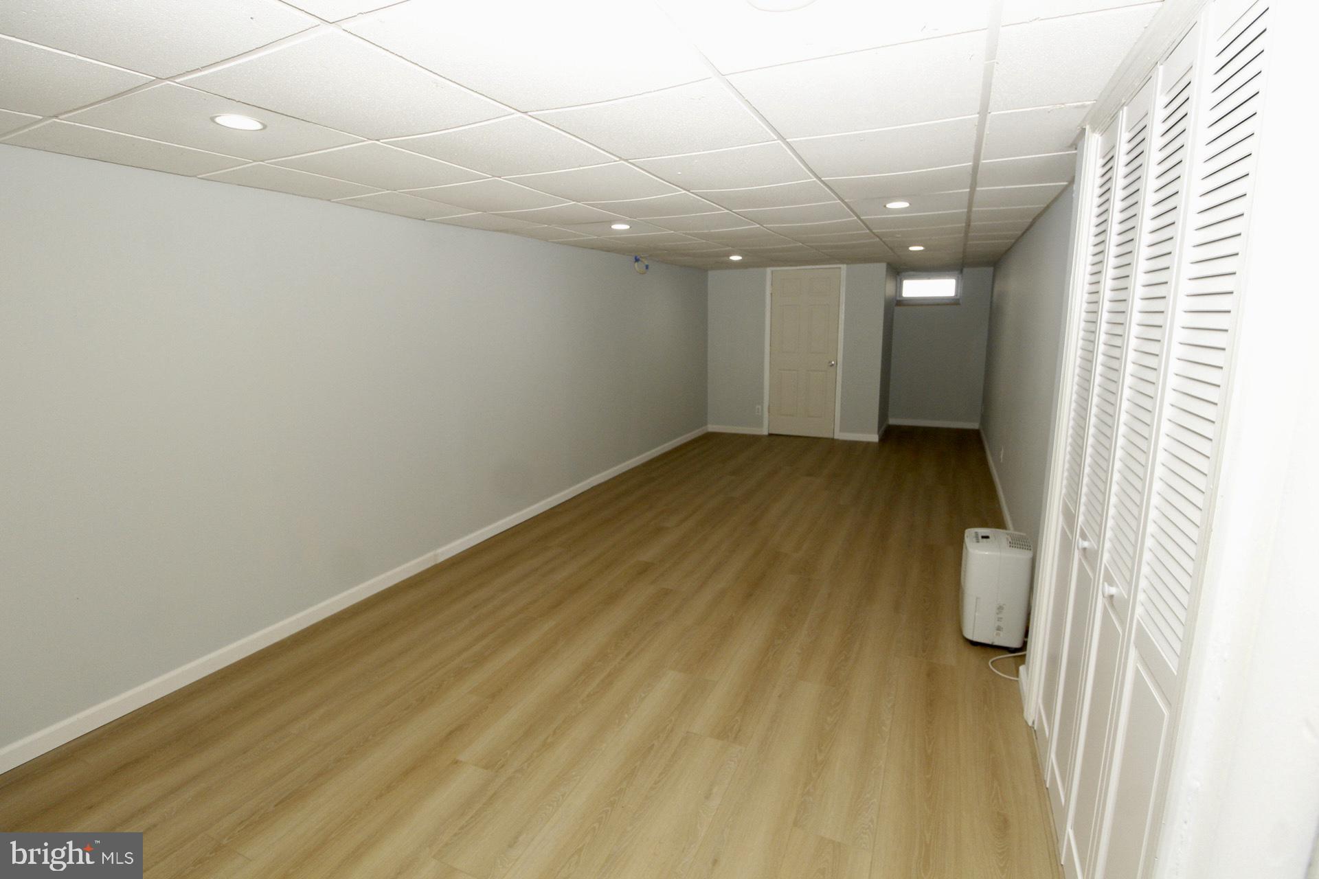 16 Amsterdam Road Hamilton, NJ 08620 - Photo 24 of 29