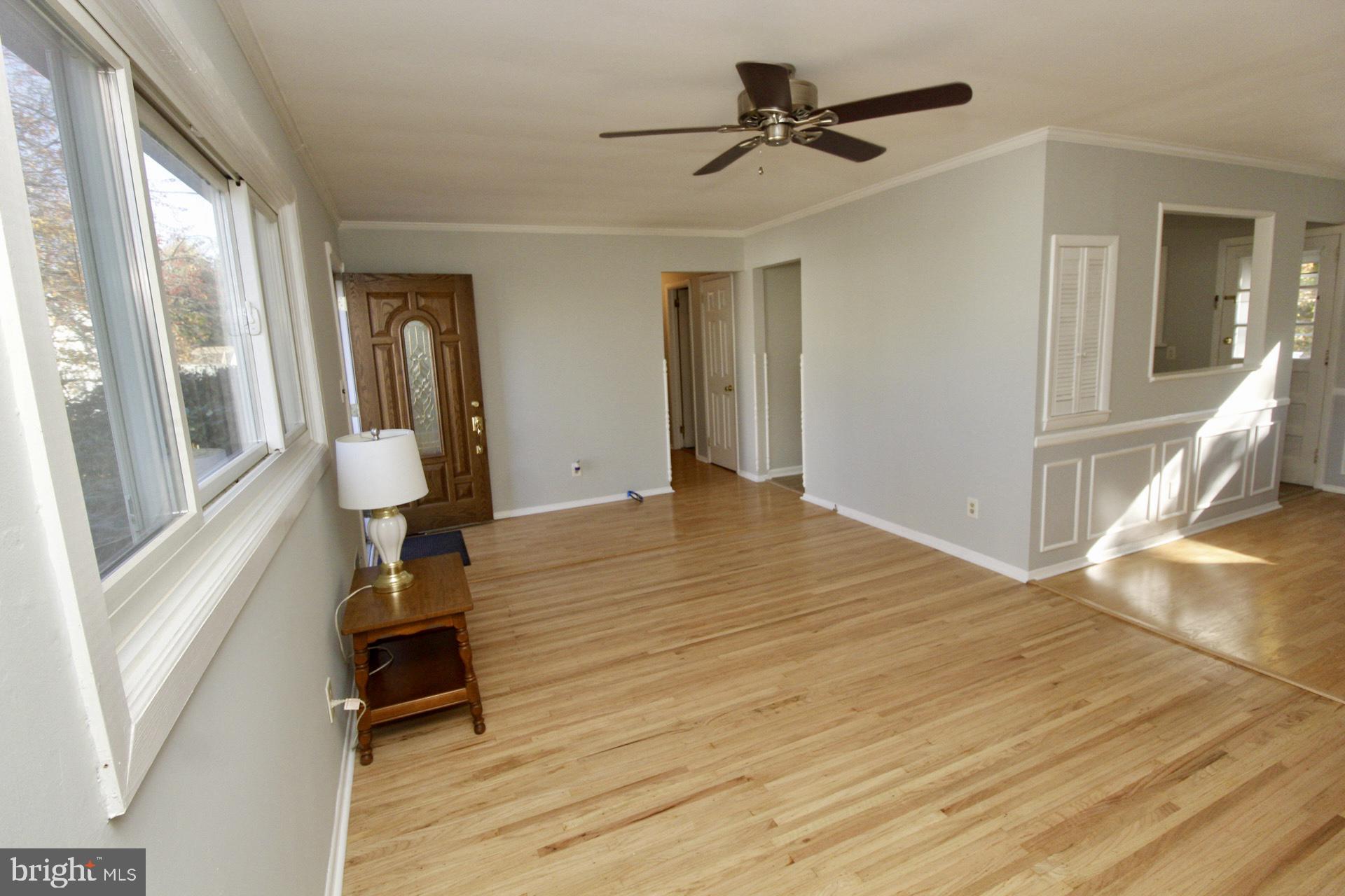 16 Amsterdam Road Hamilton, NJ 08620 - Photo 4 of 29