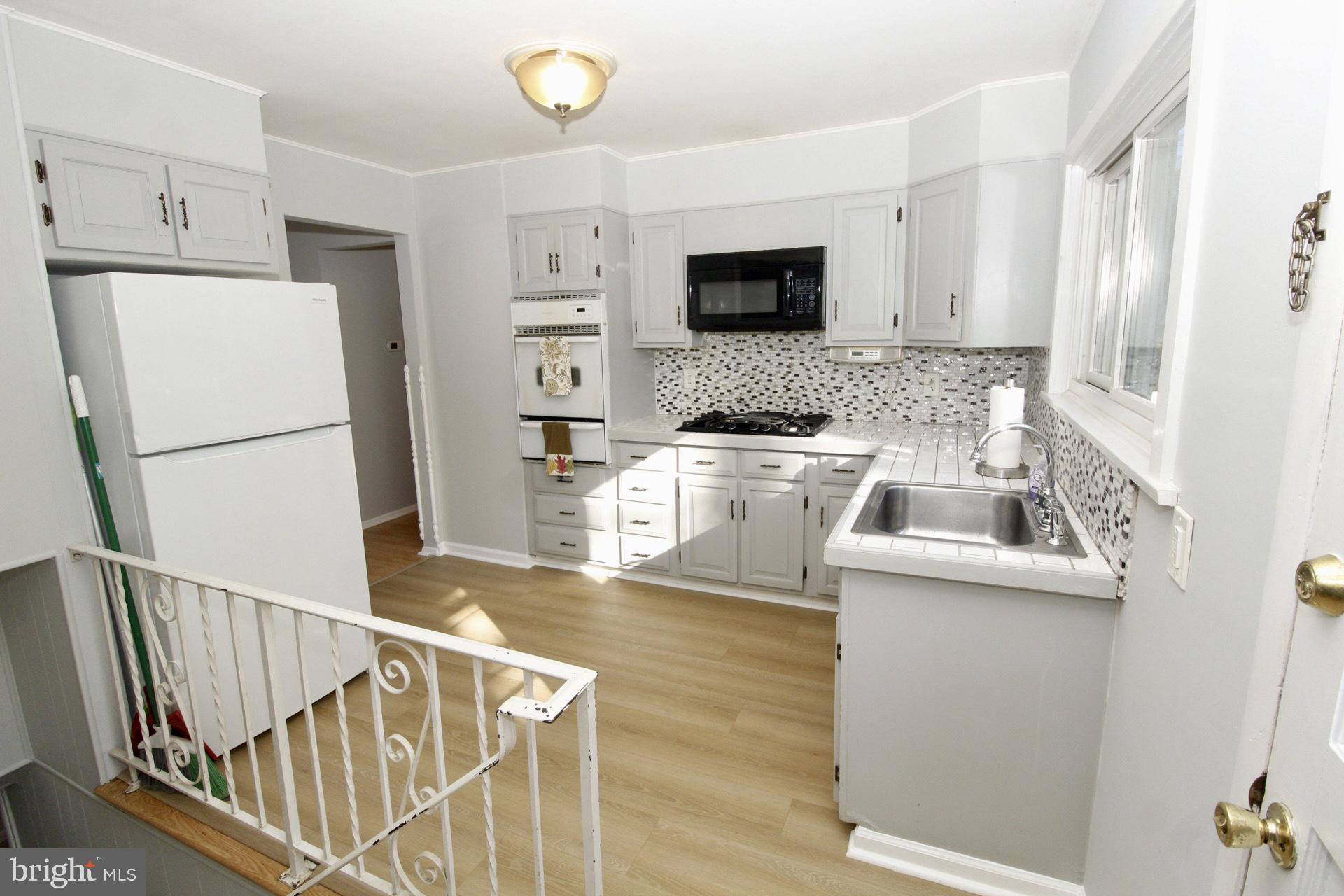 16 Amsterdam Road Hamilton, NJ 08620 - Photo 6 of 29