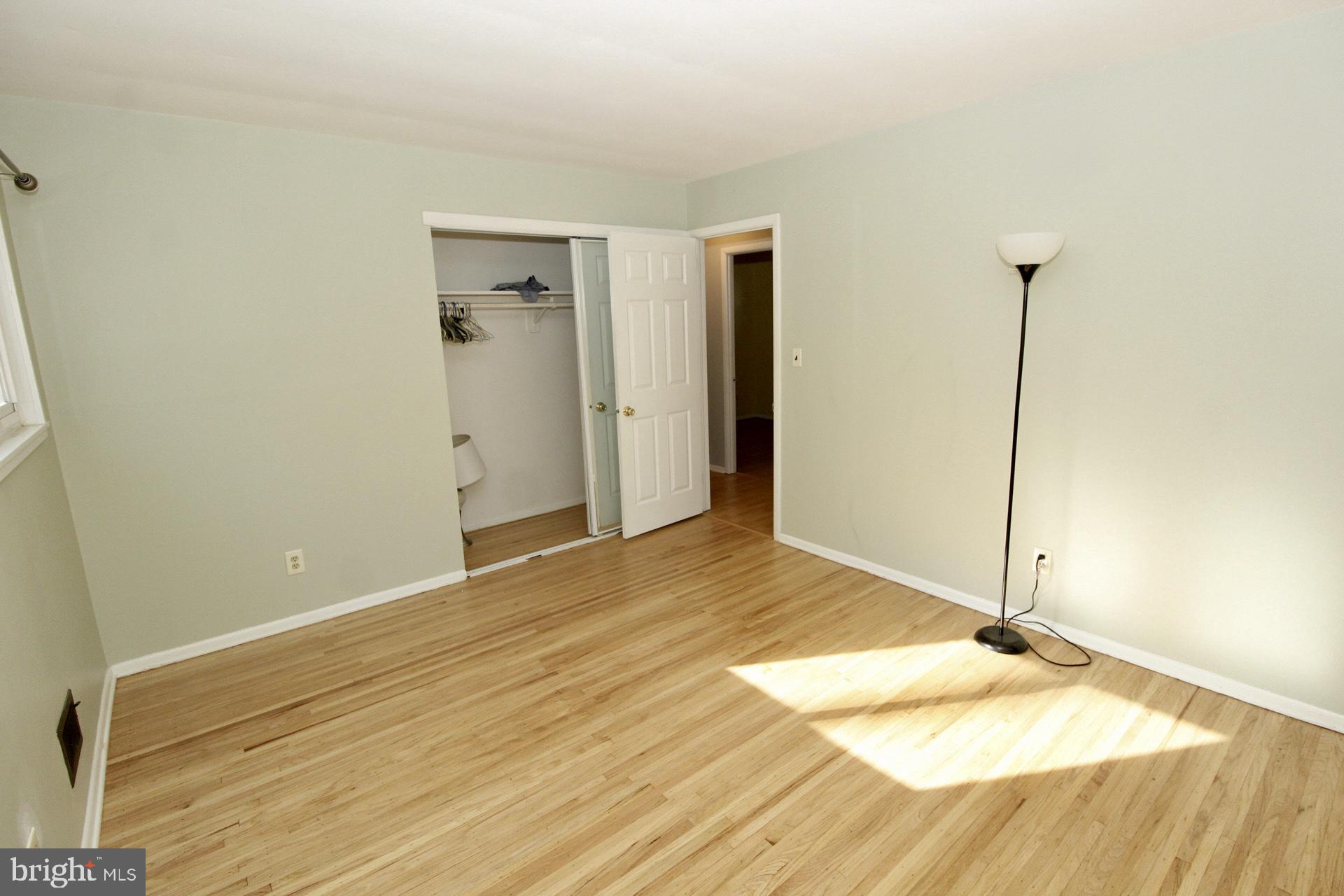 16 Amsterdam Road Hamilton, NJ 08620 - Photo 9 of 29