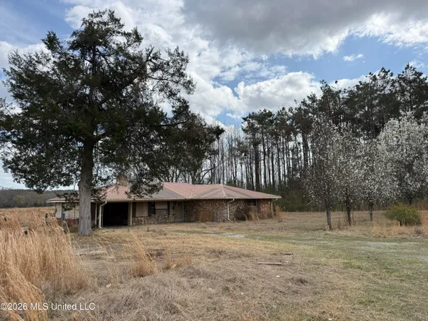 $160,000 | 2384 Highway 51, Winona, MS 38967