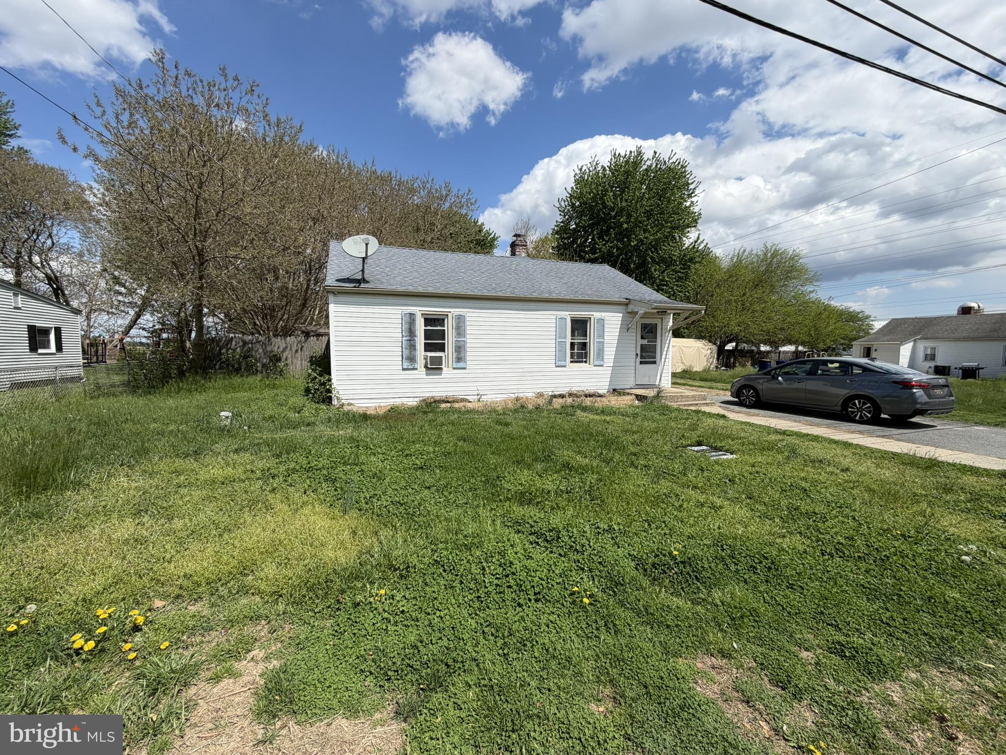 38 Hilldale Road Dover, DE 19901 - Photo 8 of 13 Front Yard