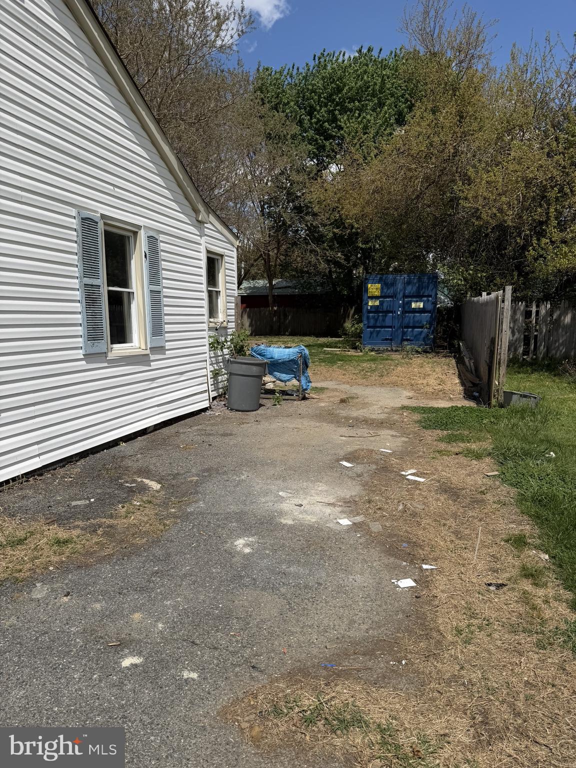 38 Hilldale Road Dover, DE 19901 - Photo 9 of 13 Driveway