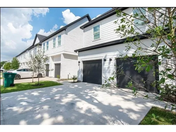 $1,800 | 3233 Real Street, Unit A, Houston, TX 77087