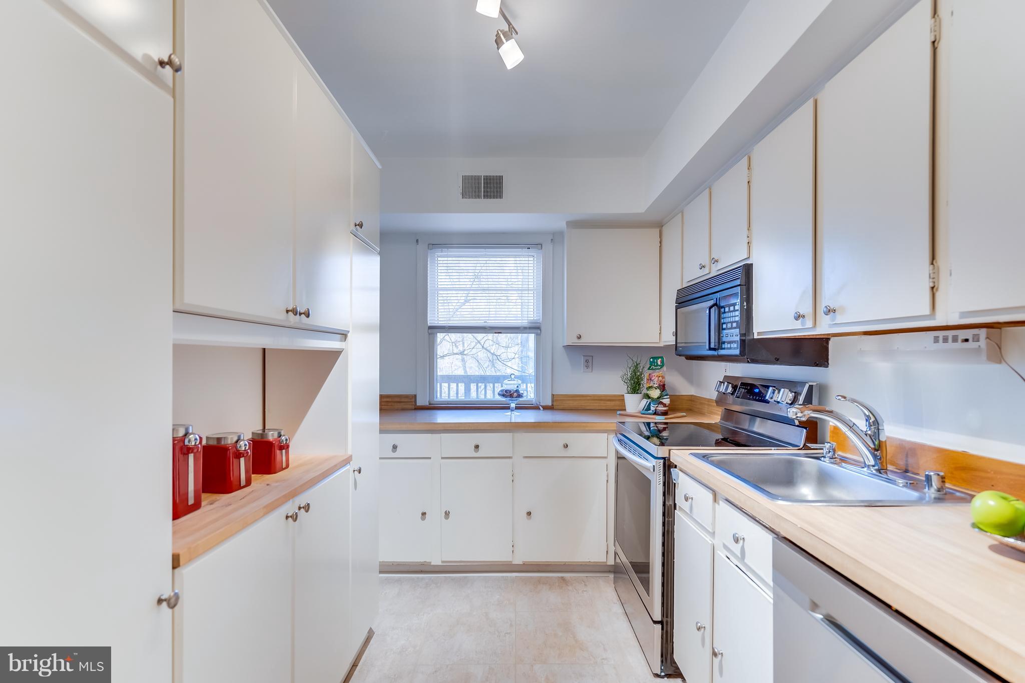 8526 Bradford Road, Unit 47 Silver Spring, MD 20901 - Photo 10 of 31