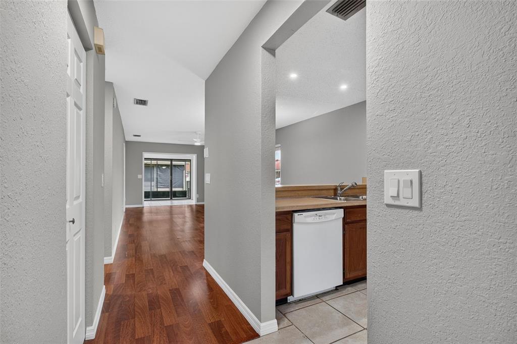 7360 Ulmerton Road, Unit 10D Largo, FL 33771 - Photo 5 of 40